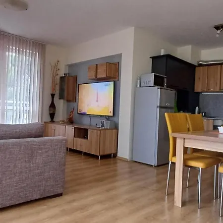 Apartman Reina Flores Park *