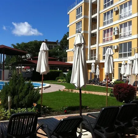 Apartman Reina Flores Park